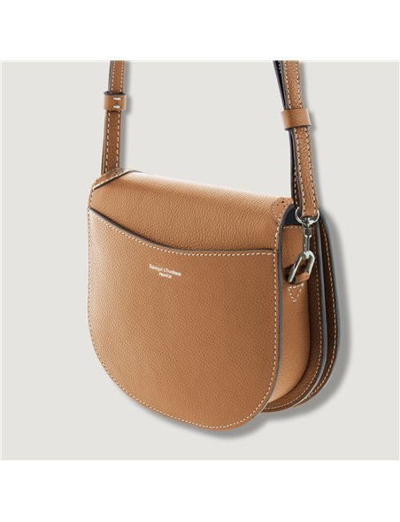 Victoire - Leather crossbody bag with chain